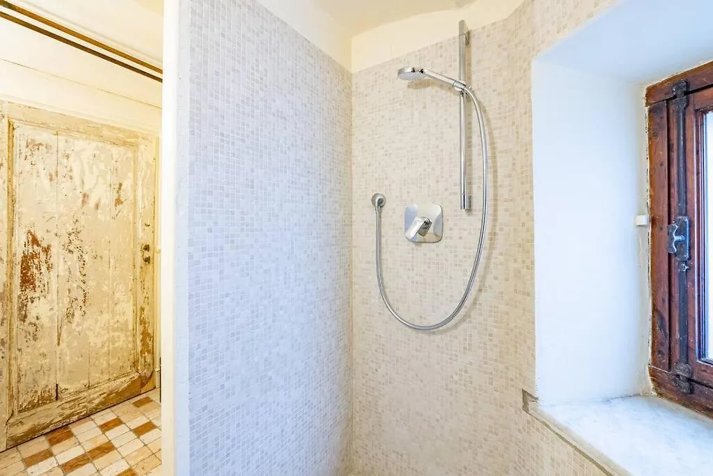 Central And Cosy Pied-A-Terre W/ Free Parking Apartment Florence