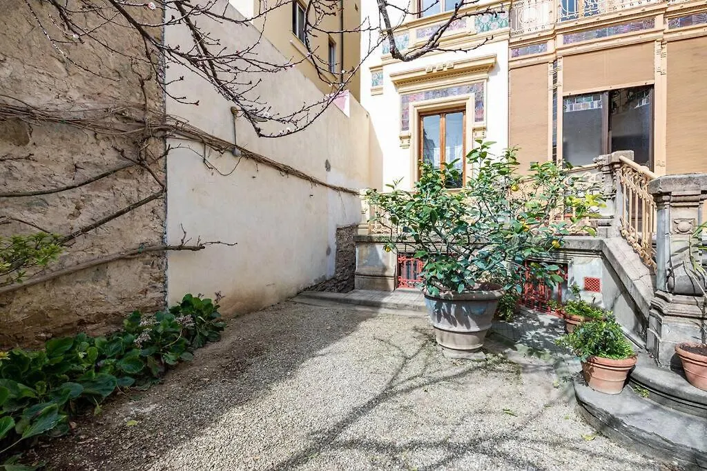 Central And Cosy Pied-A-Terre W/ Free Parking Apartment Florence 0*,  Italy