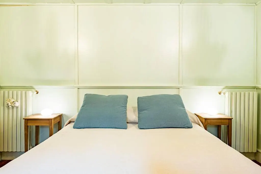 Central And Cosy Pied-A-Terre W/ Free Parking Apartment Florence