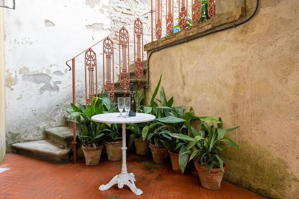 Central And Cosy Pied-A-Terre W/ Free Parking Apartment Florence 0*,