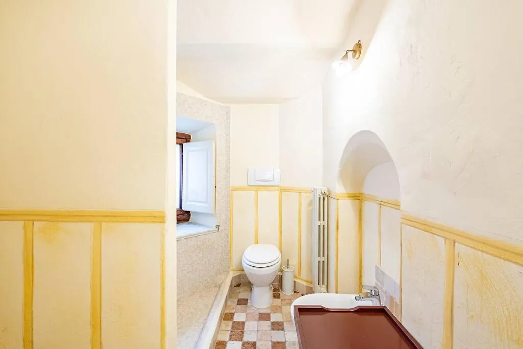 Central And Cosy Pied-A-Terre W/ Free Parking Apartment Florence